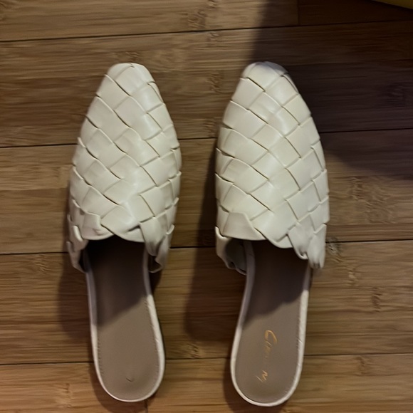 Brand New Woven Flats Light Eggshell - Picture 2 of 4